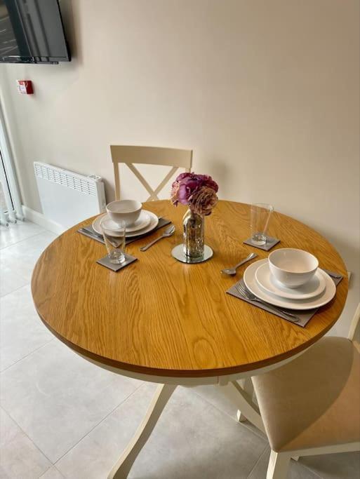 Erne Getaway No.8 Brand New 1 Bed Apartment Enniskillen Exterior photo